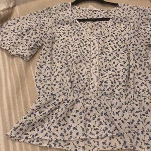 5 for $20!! Sienna sky floral top